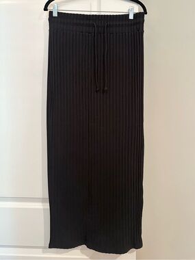 Universal Thread Black Stretchy Cotton Blend Ribbed Drawstring Maxi Skirt Size M